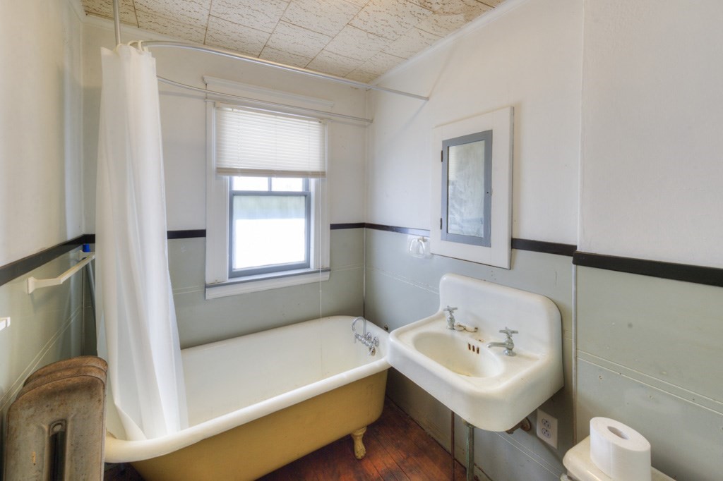 17 Hunnewell Rd Property Photo 11