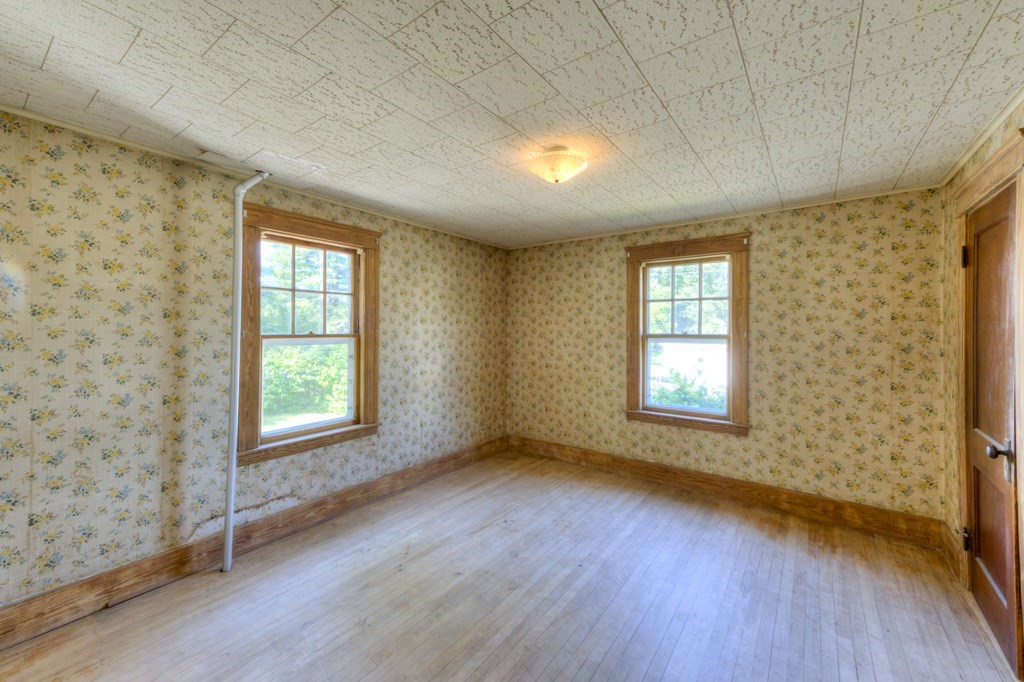 17 Hunnewell Rd Property Photo 12