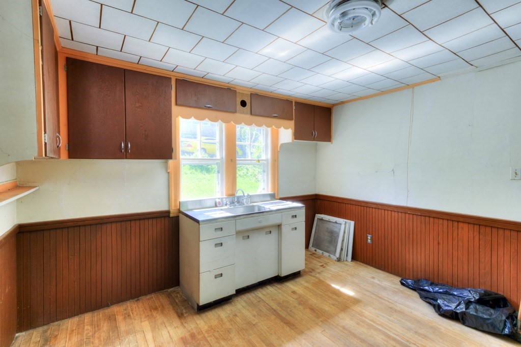 17 Hunnewell Rd Property Photo 13