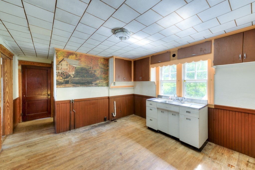 17 Hunnewell Rd Property Photo 13