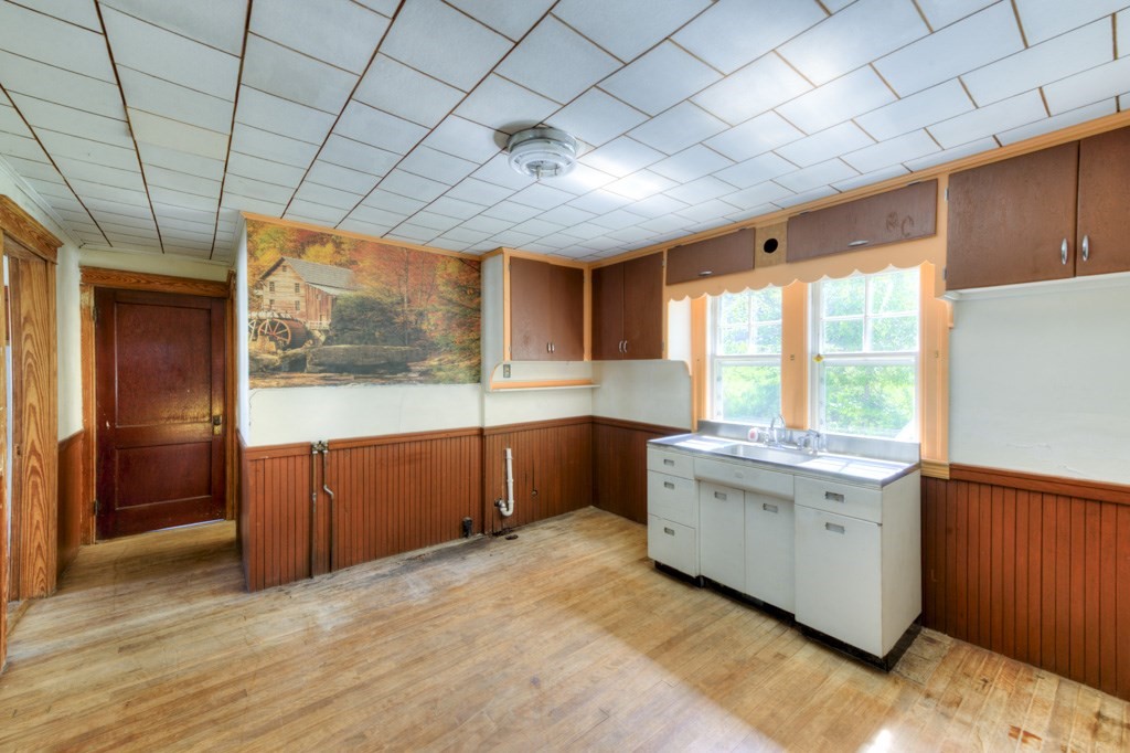17 Hunnewell Rd Property Photo 15