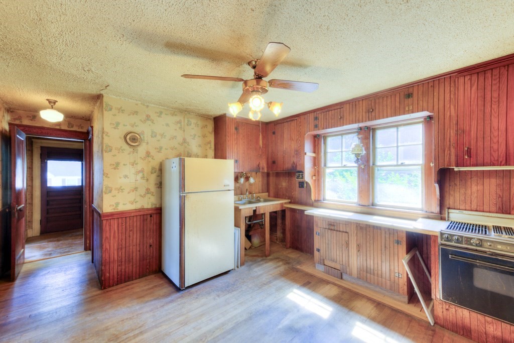 17 Hunnewell Rd Property Photo 16