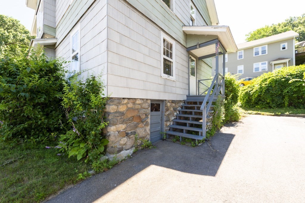17 Hunnewell Rd Property Photo 24