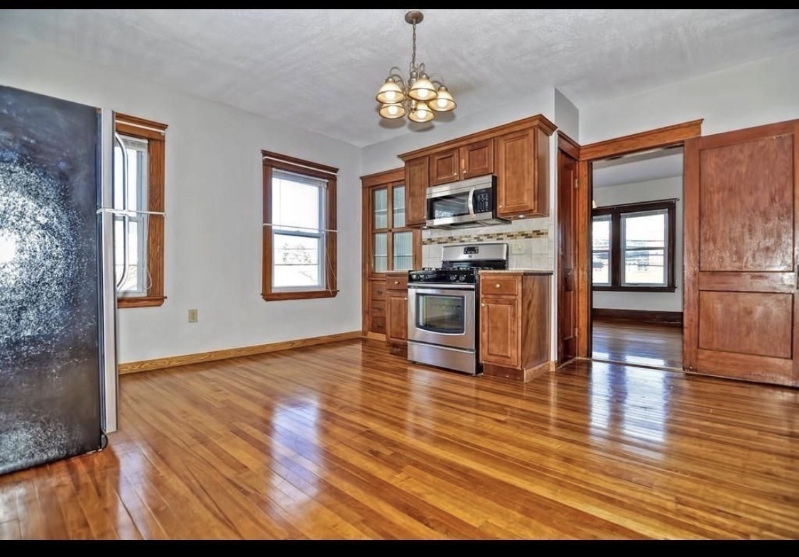 278 Greenwood St # 2 Property Photo 5