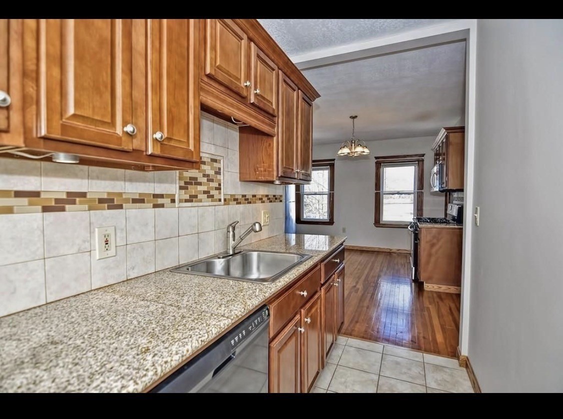 278 Greenwood St # 2 Property Photo 9
