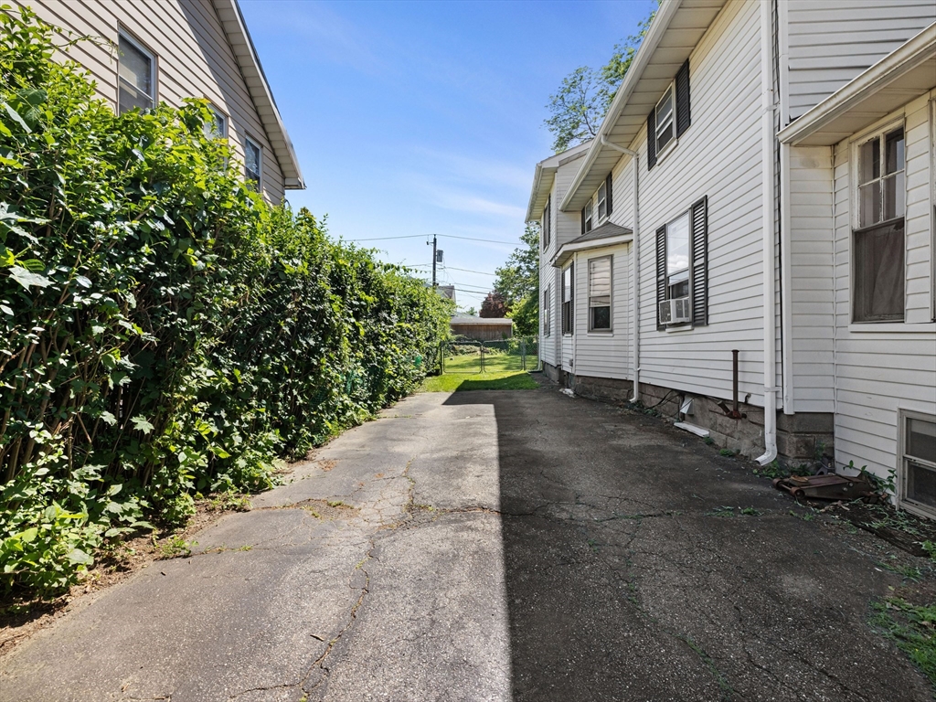 17 Tampa St Property Photo 4