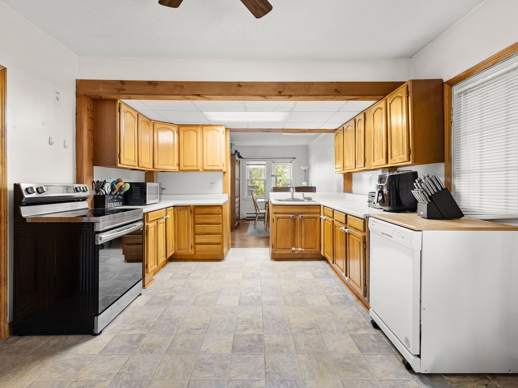 17 Tampa St Property Photo 6
