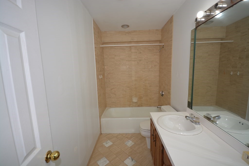 500 Washington St # 506 Property Photo 3