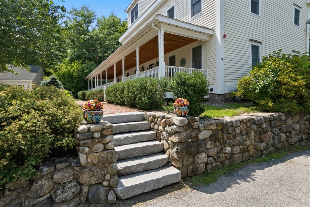 10 Friend Ct # 3 Property Photo 1