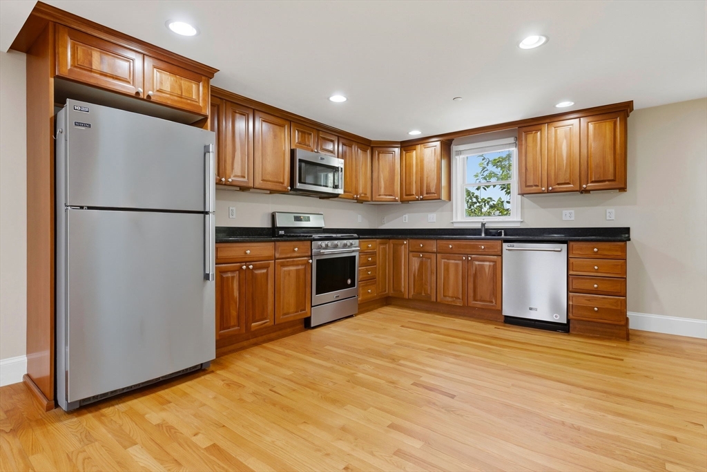 10 Friend Ct # 3 Property Photo 8