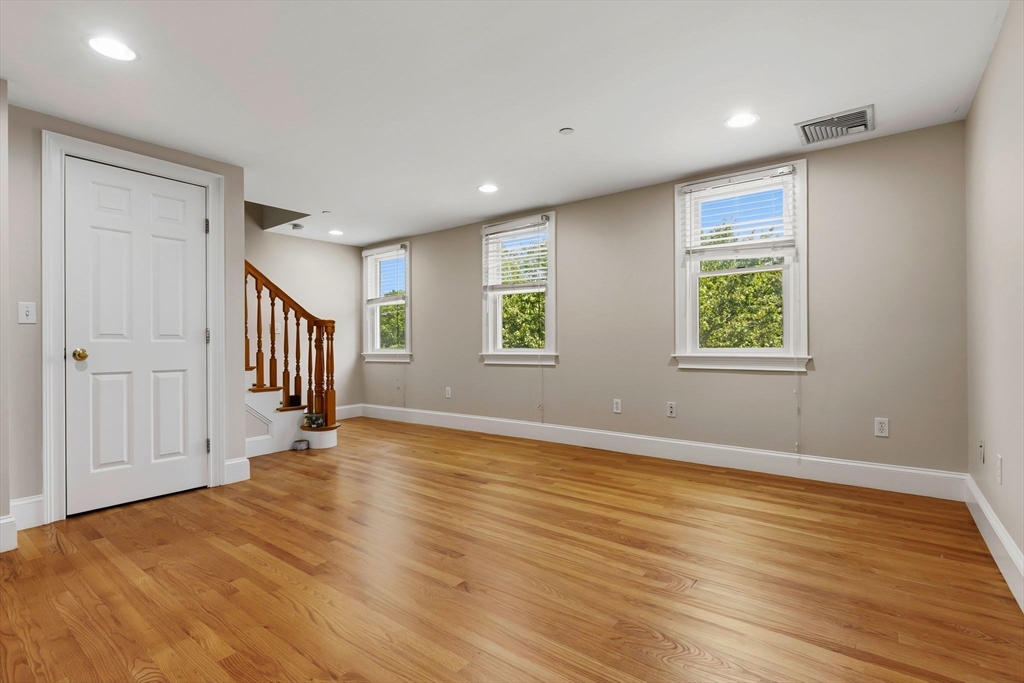 10 Friend Ct # 3 Property Photo 11