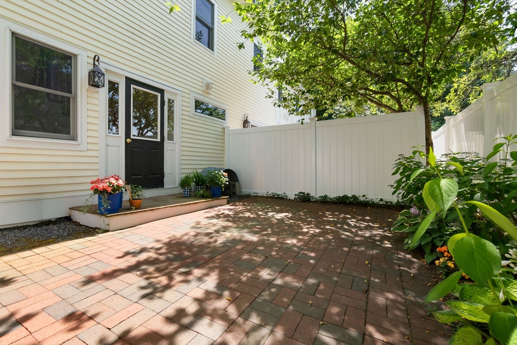 10 Friend Ct # 3 Property Photo 22