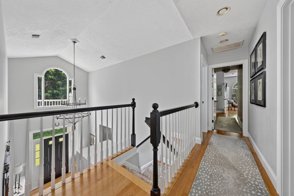 60 Old Oaken Bucket Rd Property Photo 17