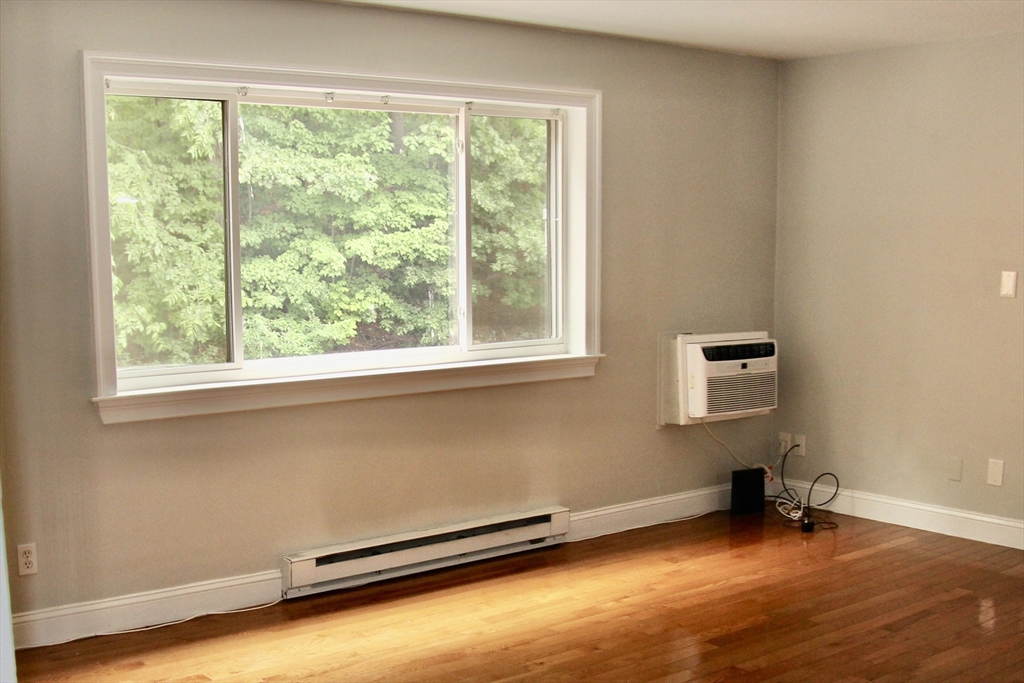 75 Nicholas Rd # G Property Photo 8