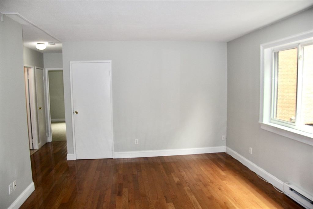 75 Nicholas Rd # G Property Photo 9