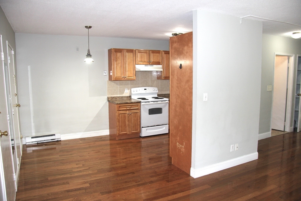 75 Nicholas Rd # G Property Photo 12