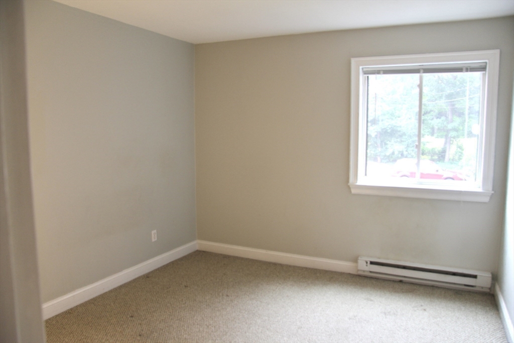 75 Nicholas Rd # G Property Photo 17