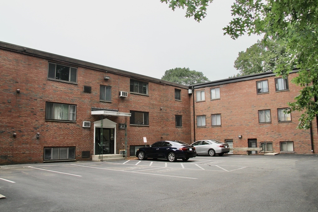 75 Nicholas Rd # G Property Photo 22