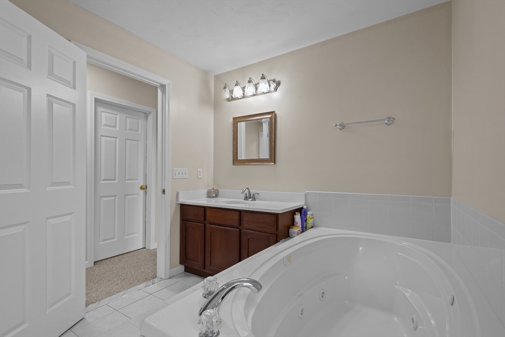 30 Willow Creek Dr Property Photo 32