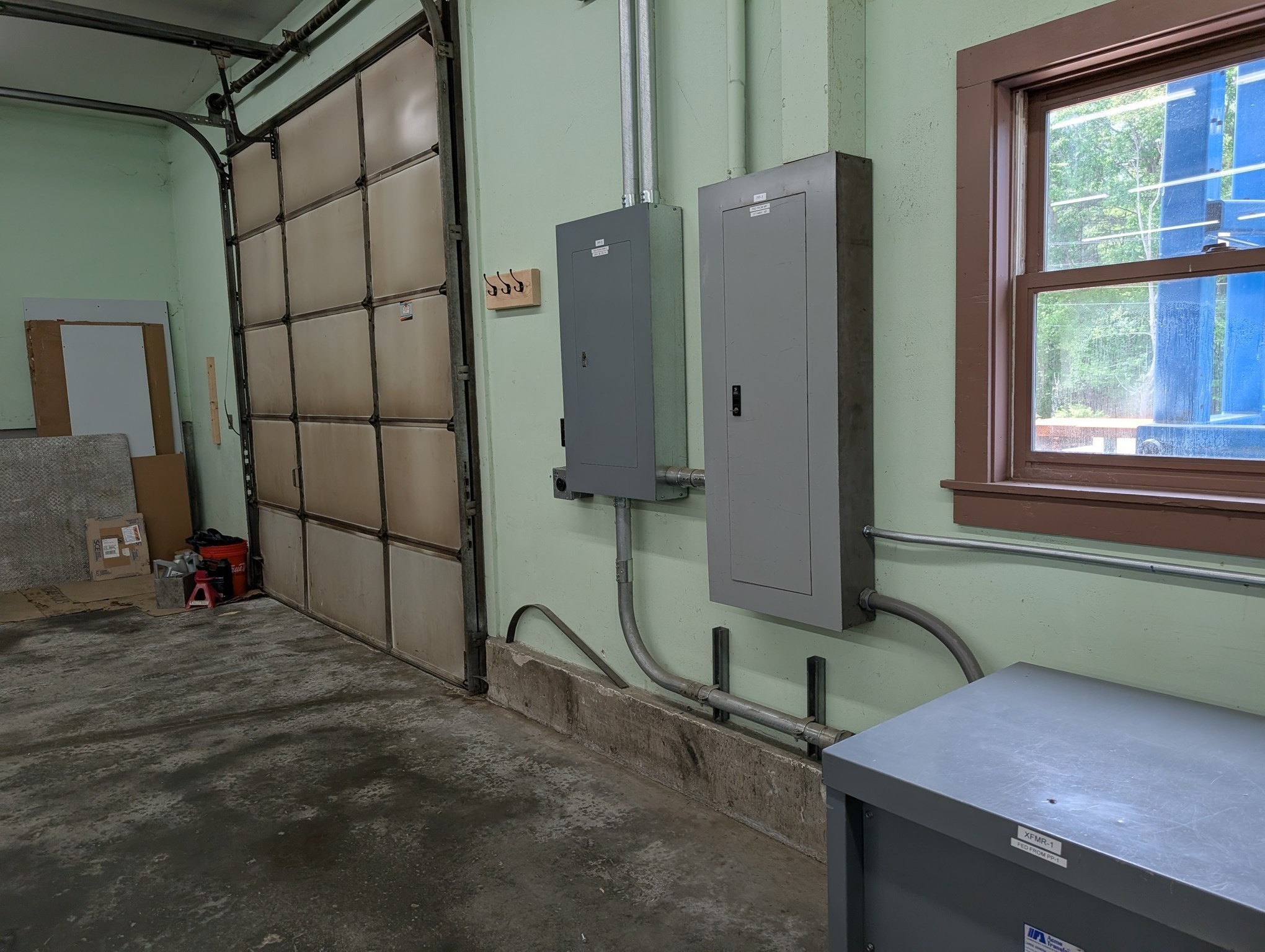 100 Davis St Property Photo 5