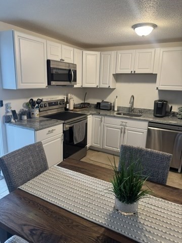 56 Edgeworth St # 22 Property Photo 4