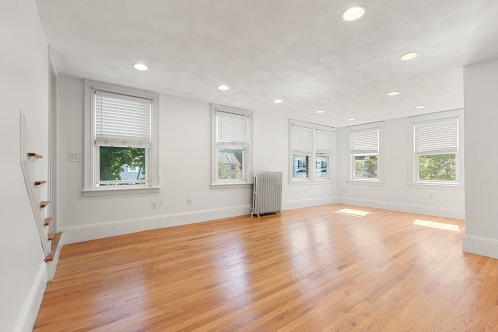 64 Cleveland St Property Photo 19