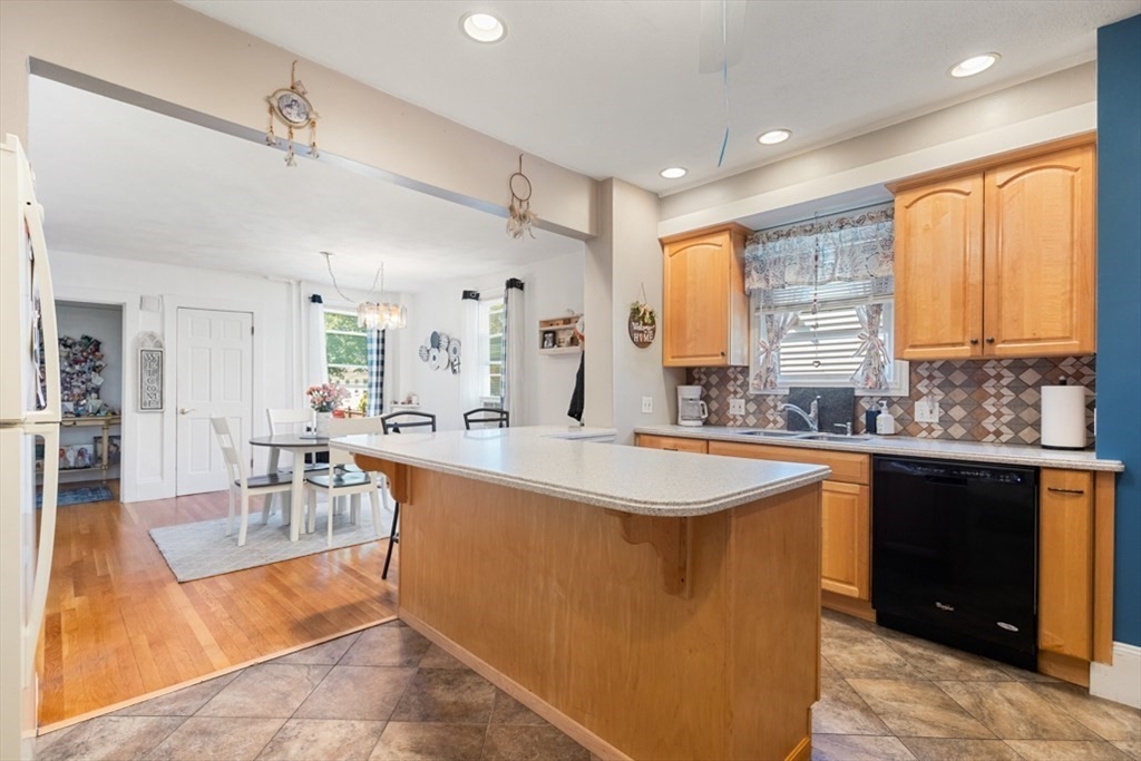 64 Cleveland St Property Photo 25