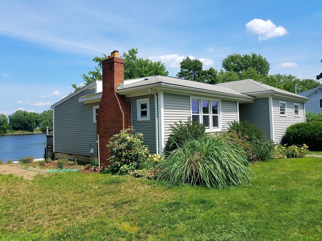 140 Riverbank Rd Property Photo 12