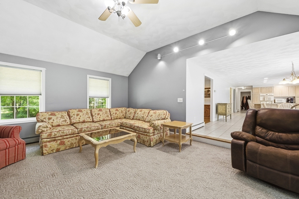 7 Fuller Lane Property Photo 10