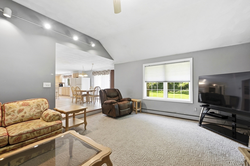 7 Fuller Lane Property Photo 11