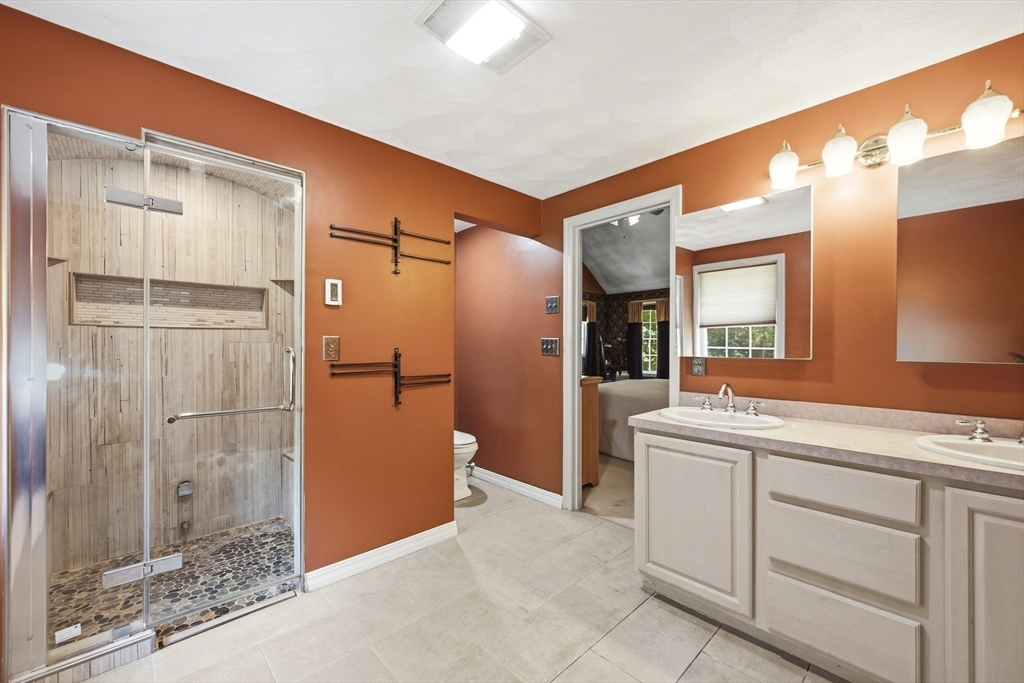 7 Fuller Lane Property Photo 24