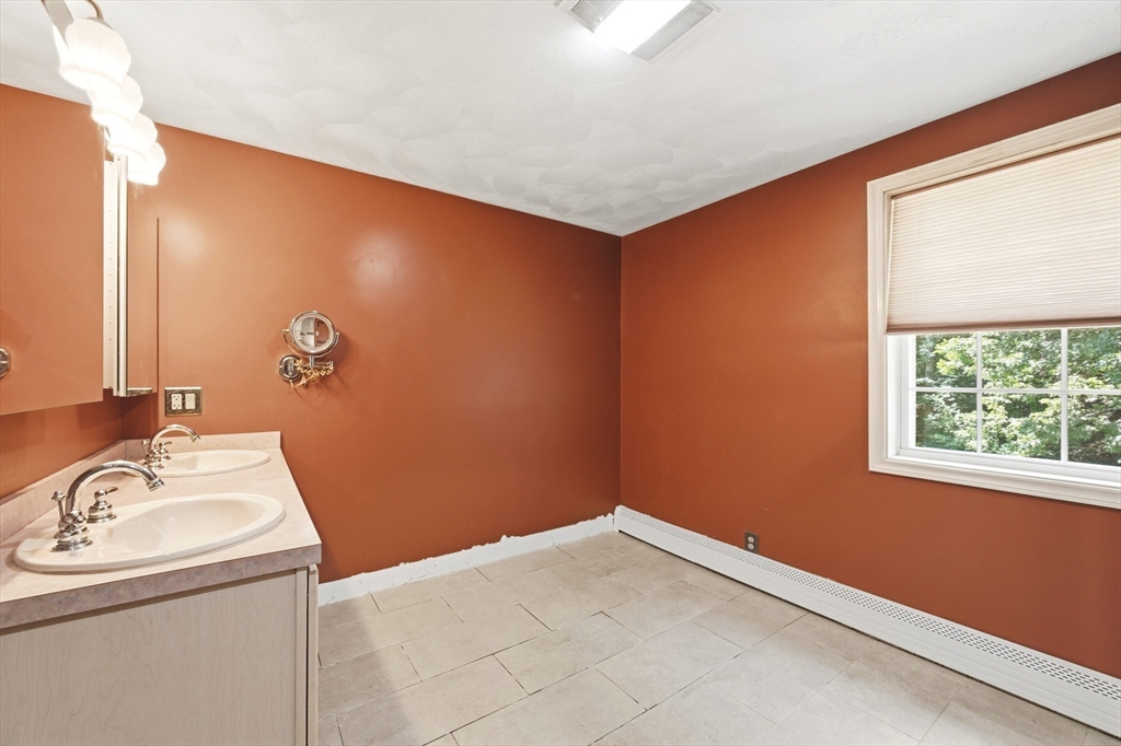 7 Fuller Lane Property Photo 26