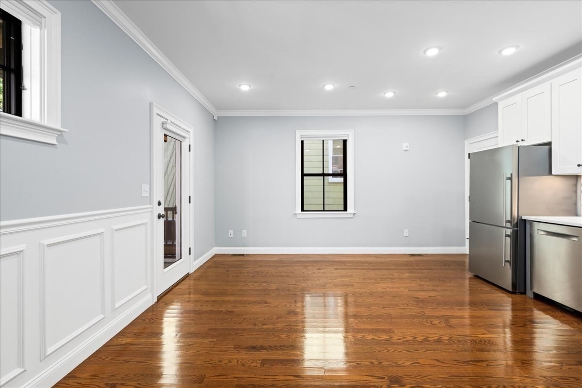 104 Beacon St # 2 Property Photo 6