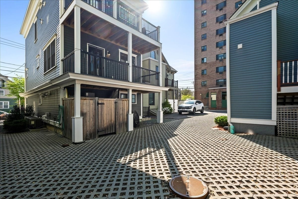 104 Beacon St # 2 Property Photo 20