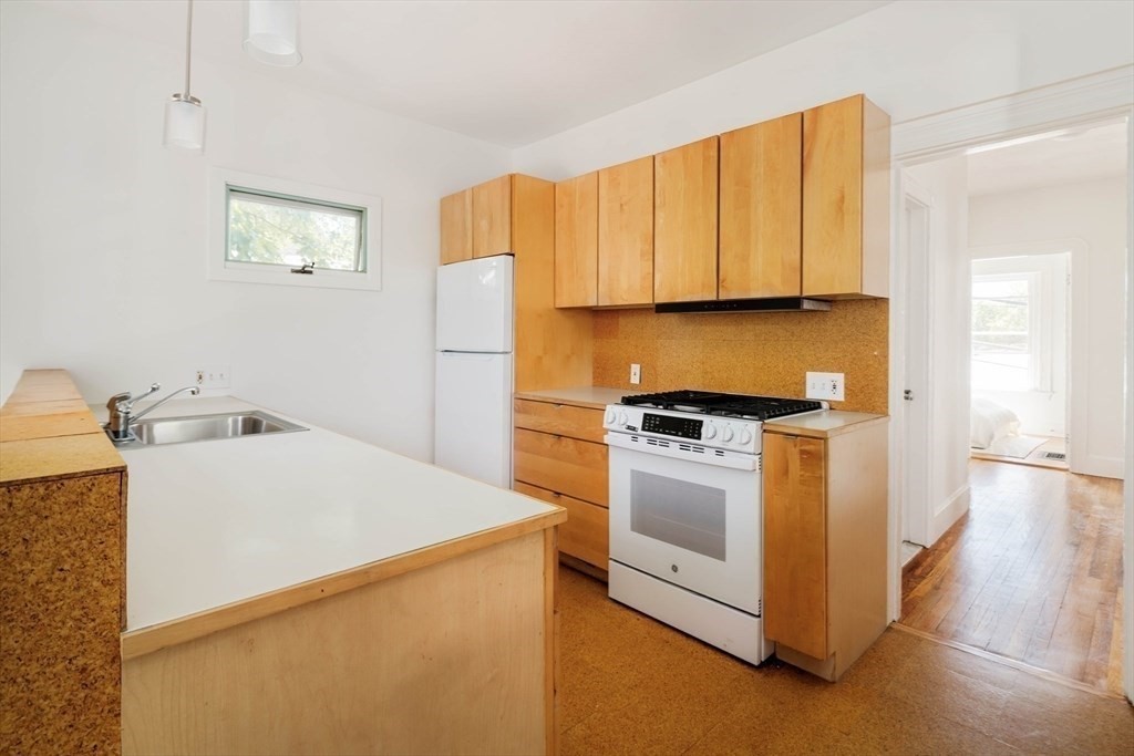 25 Granite St # 2 Property Photo 8