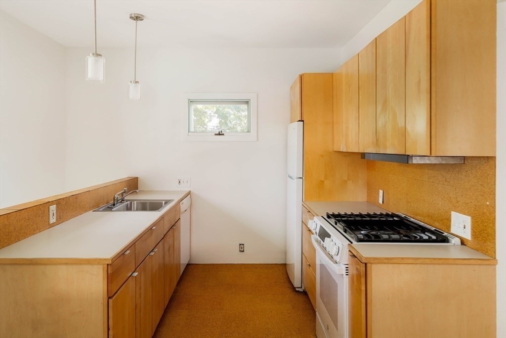 25 Granite St # 2 Property Photo 10