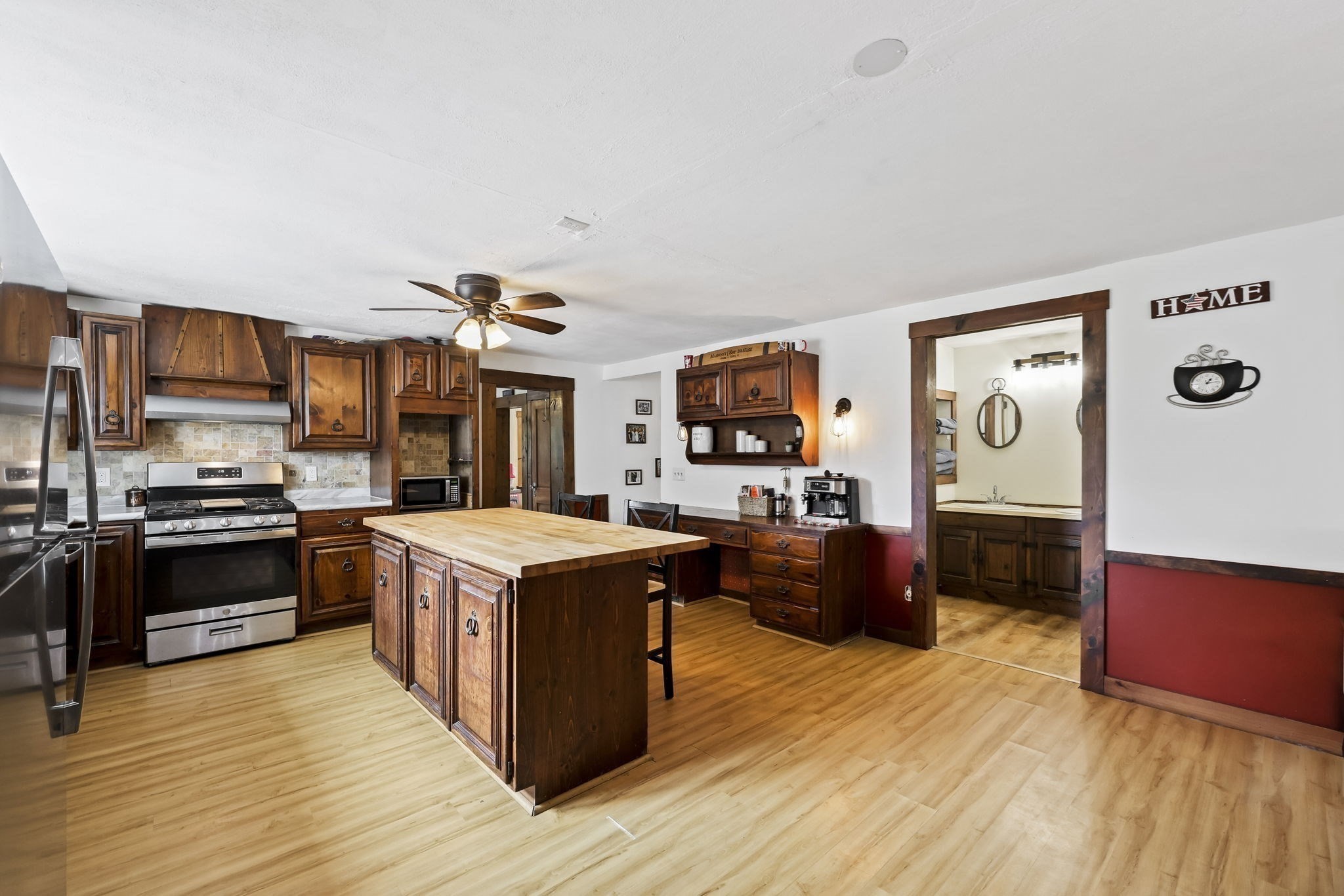 401 N Washington St Property Photo 5