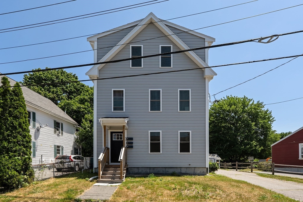415 Danforth St Property Photo 1