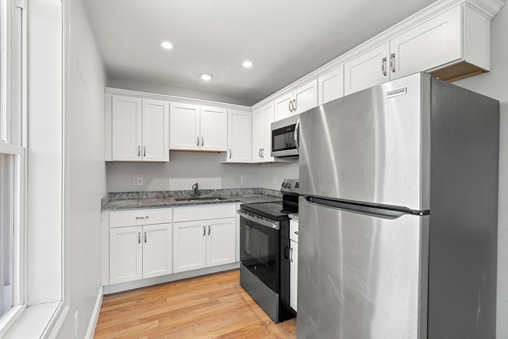 415 Danforth St Property Photo 16