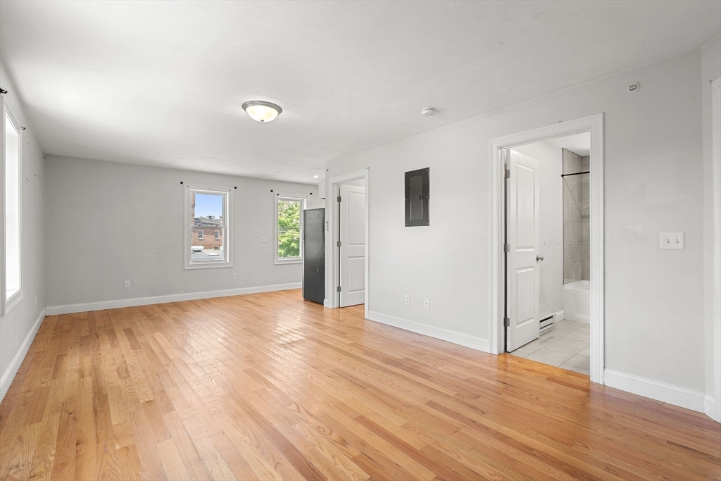 415 Danforth St Property Photo 19