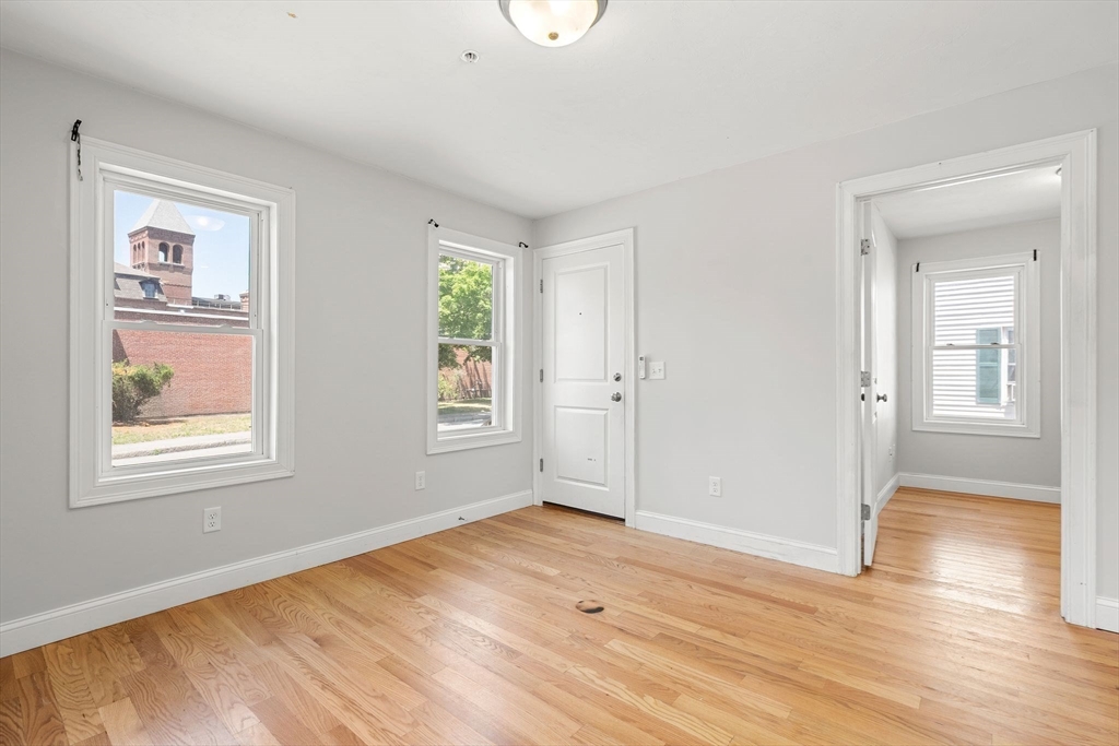 415 Danforth St Property Photo 24