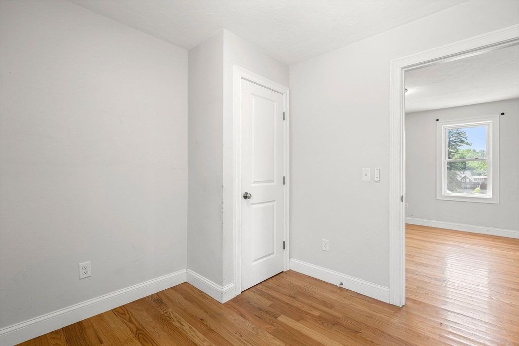 415 Danforth St Property Photo 28
