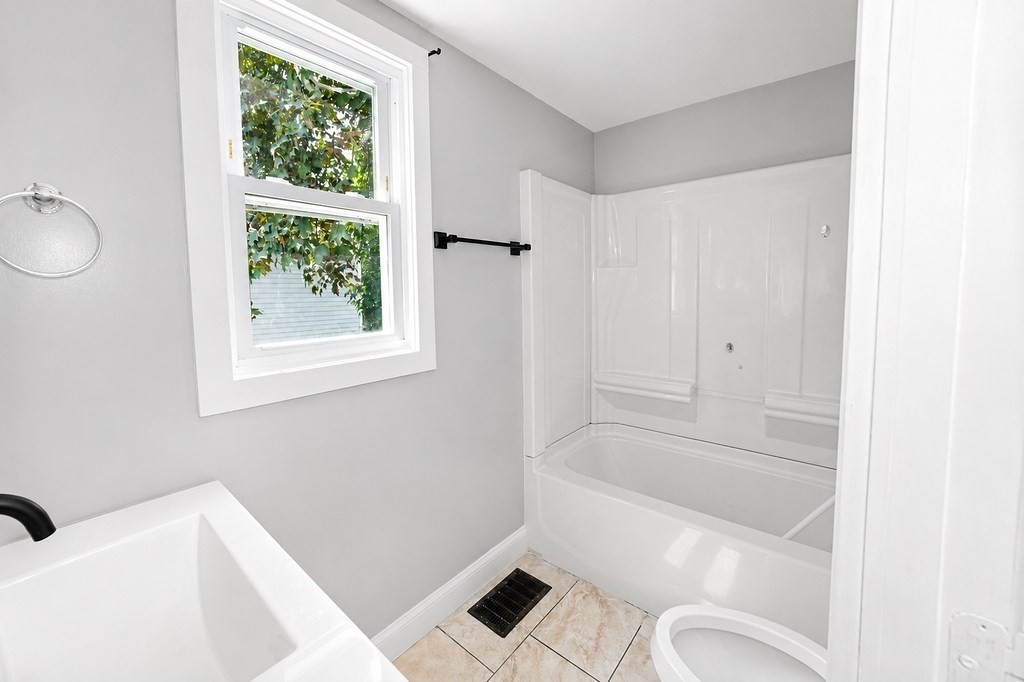 51 Bonney St Property Photo 33