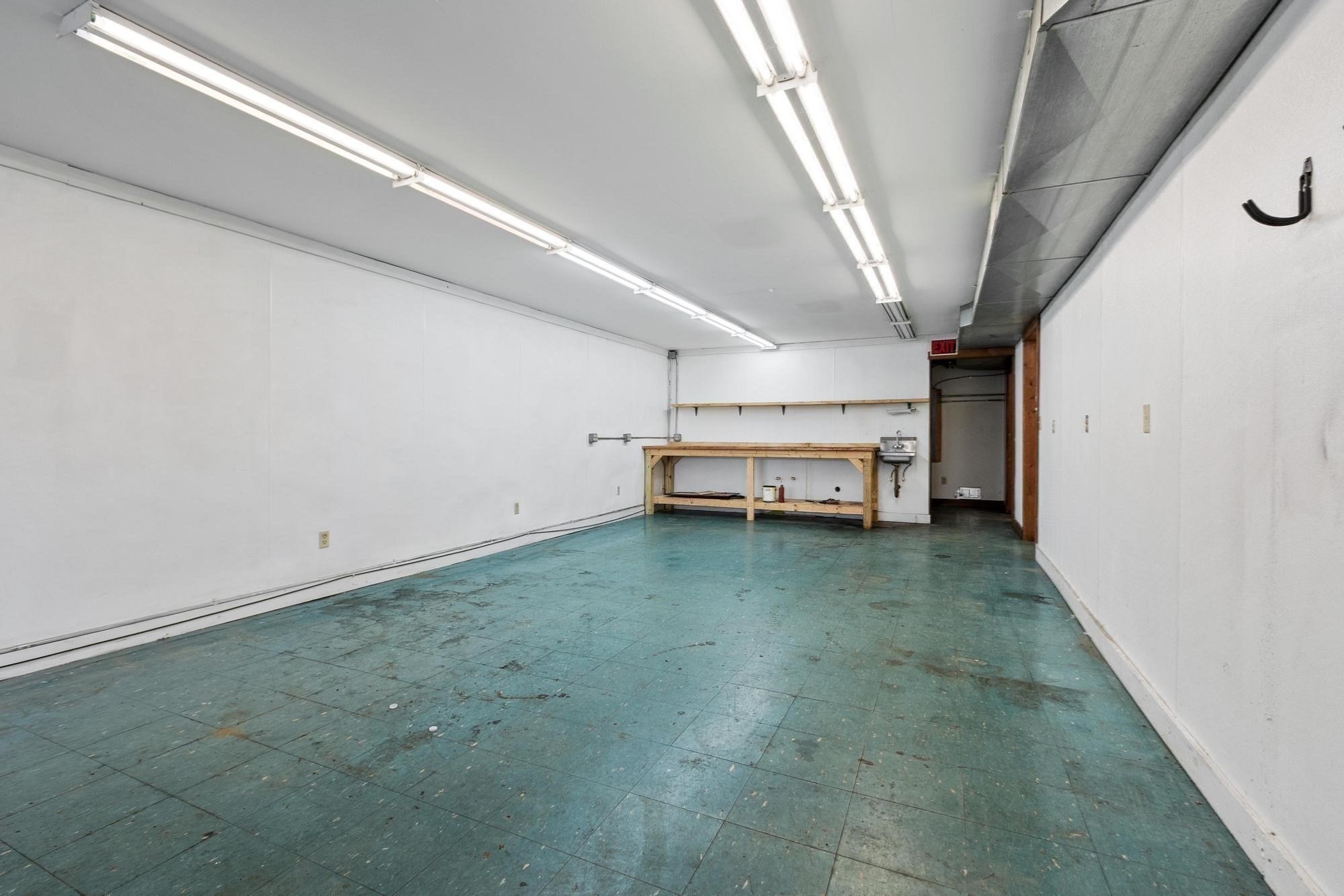 181 E Main St # B6 Property Photo 4
