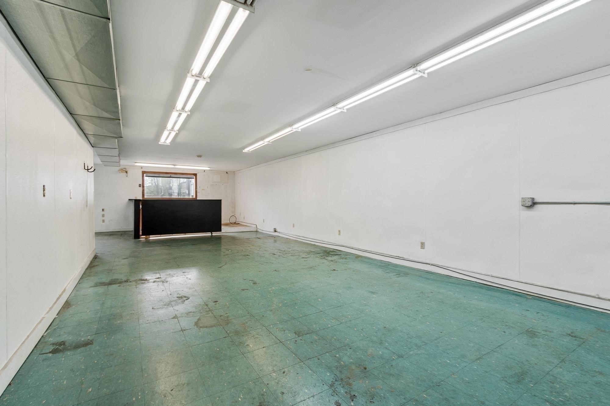 181 E Main St # B6 Property Photo 6
