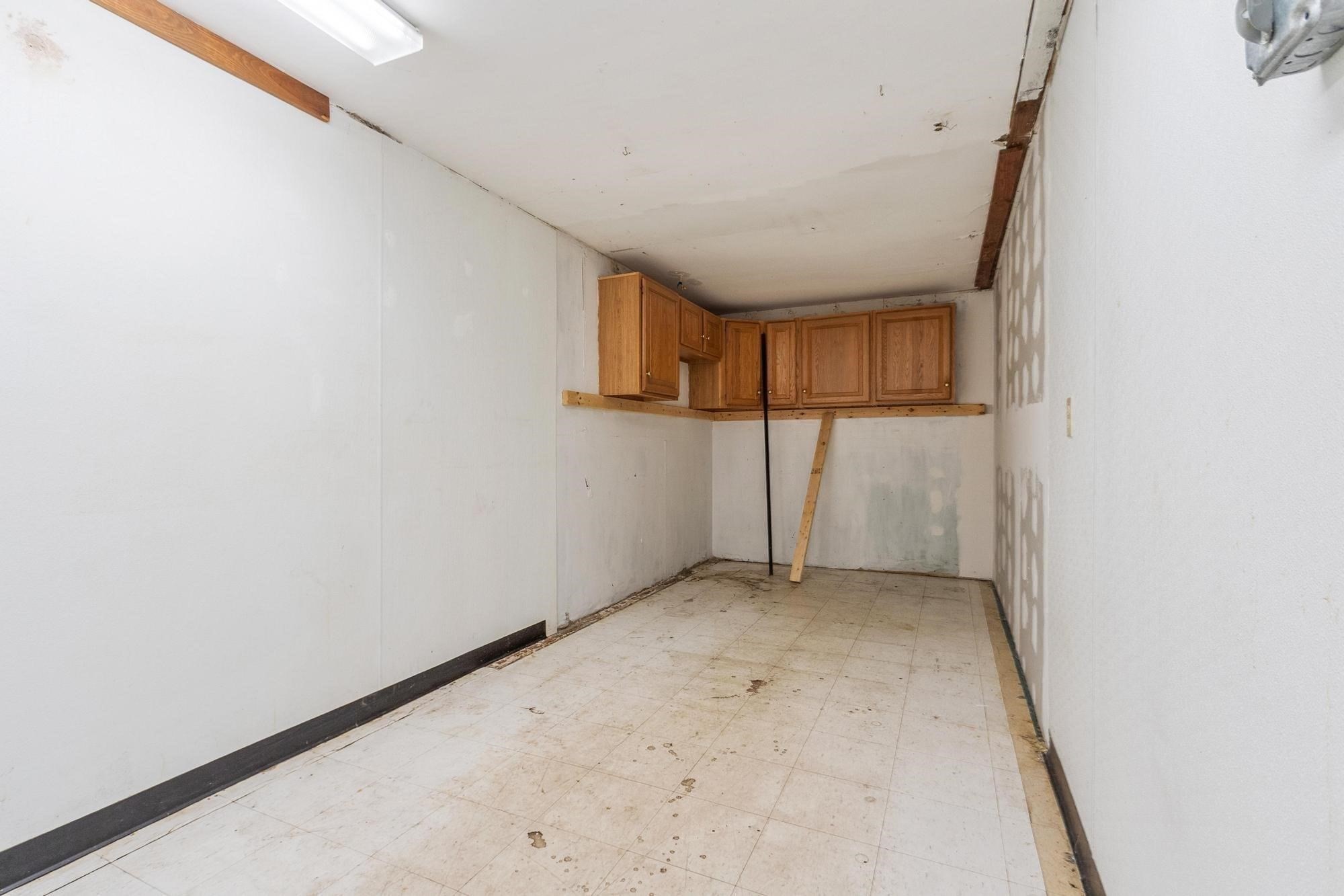 181 E Main St # B6 Property Photo 9