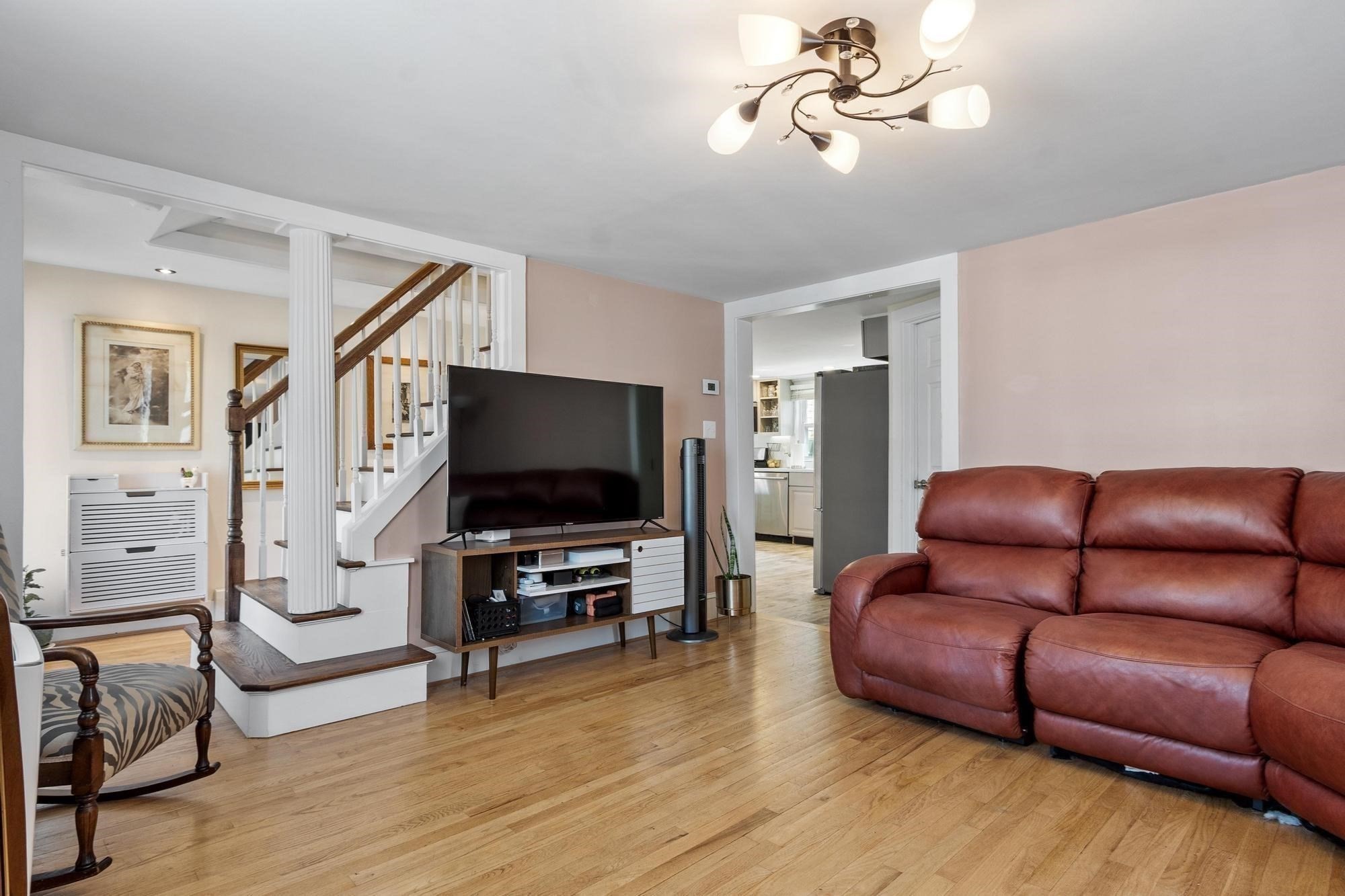 9 Cross St Property Photo 4