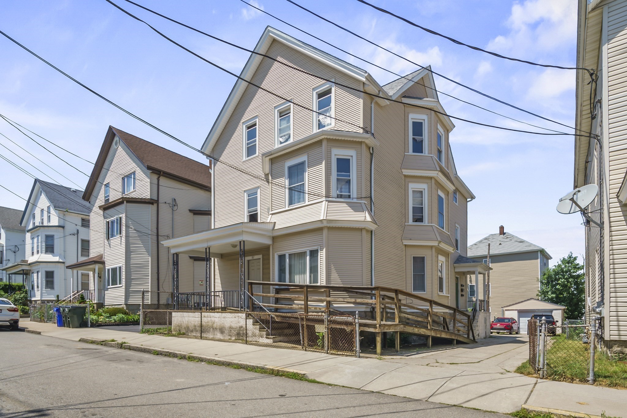 82 Snell St