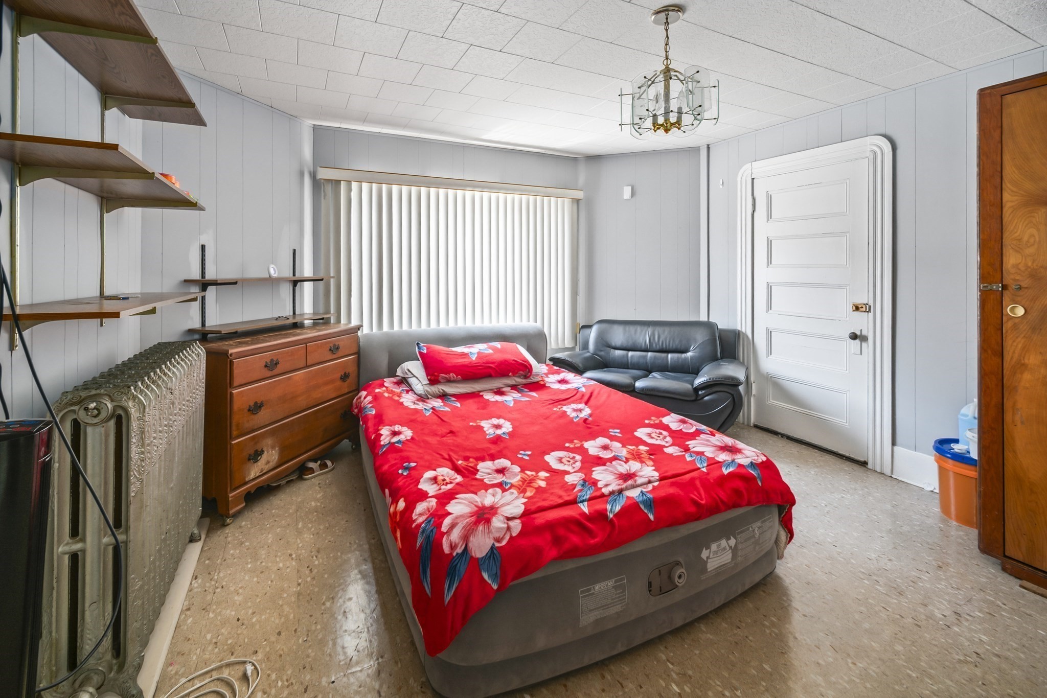 82 Snell St Property Photo 5