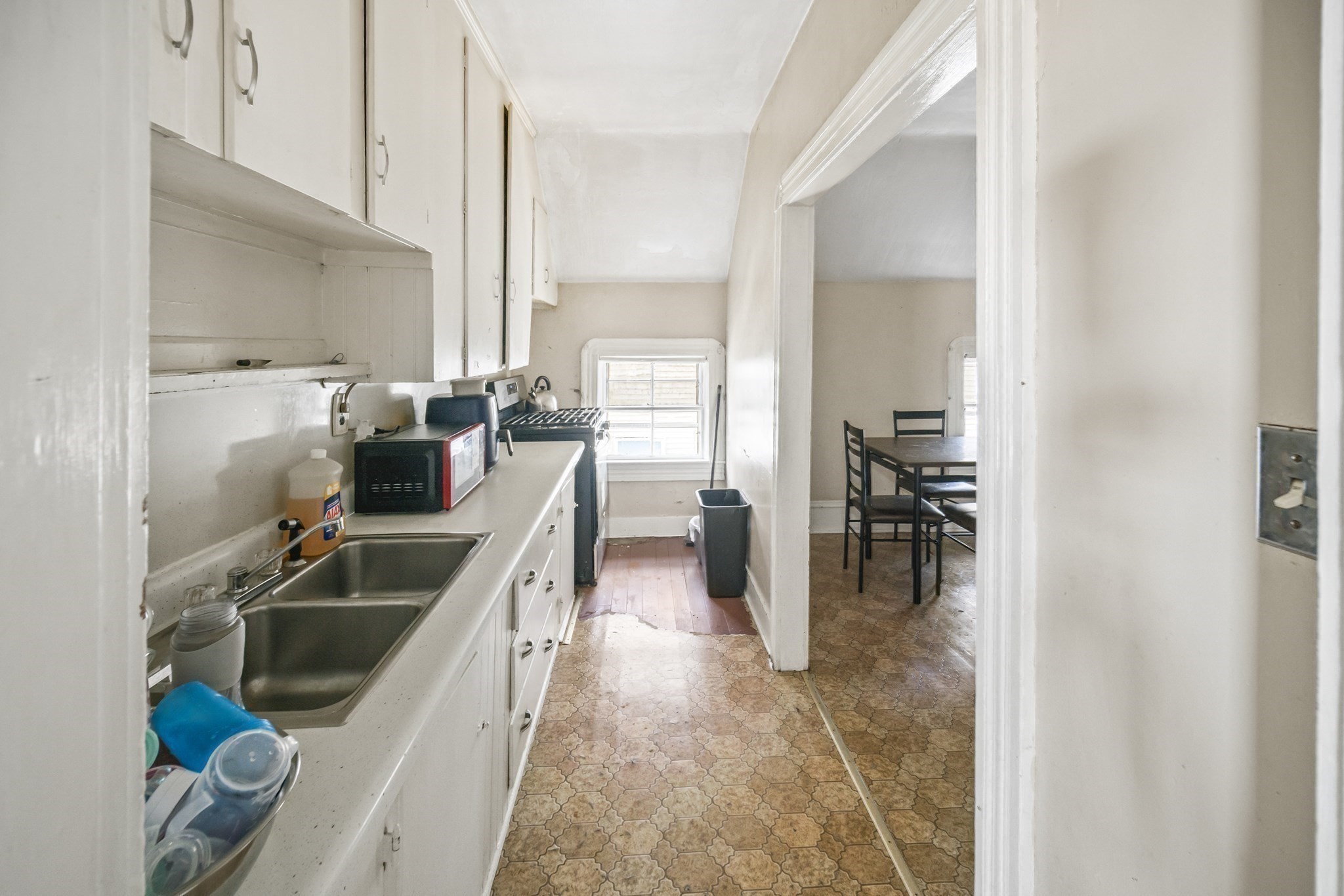 82 Snell St Property Photo 11